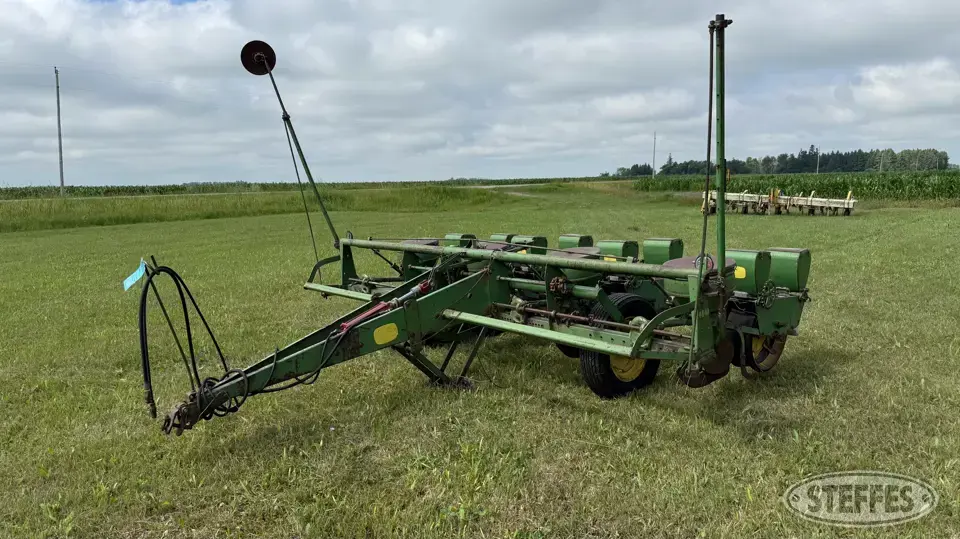 John Deere 494A Less Than 12 Row Planter
