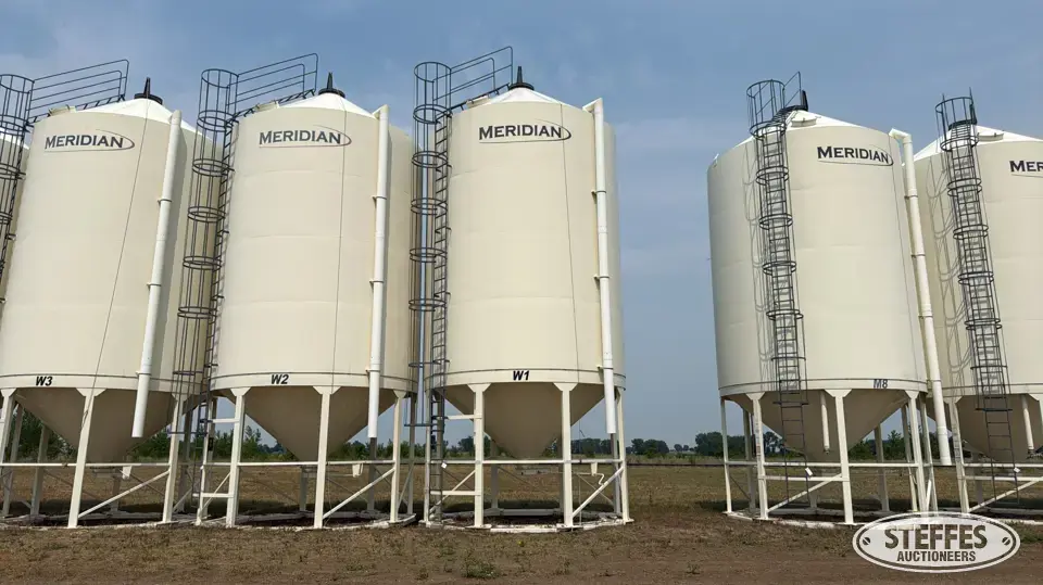 2014 Meridian M1620-FB Hopper Bin