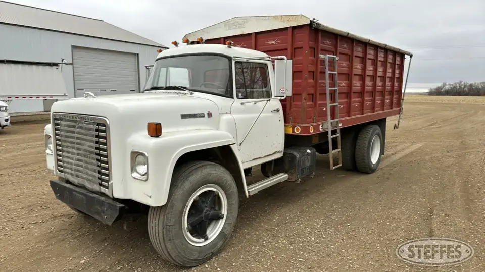 1978 International Loadstar 1600 Tandem Boxed Truck