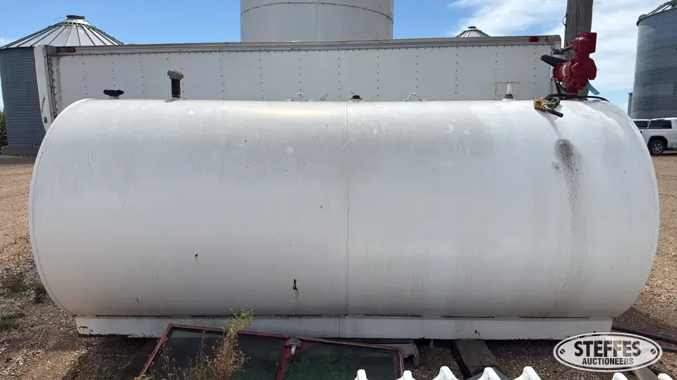2,000 gal. horizontal fuel tank