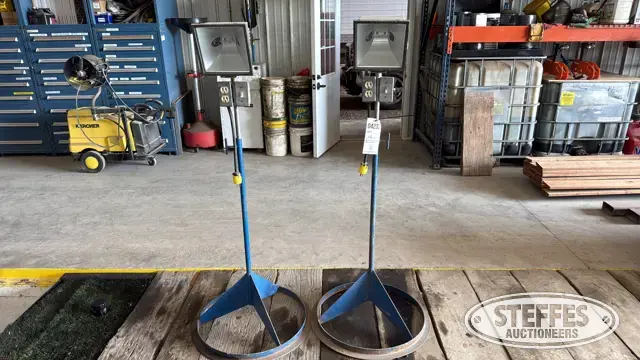 (2) Shop lights