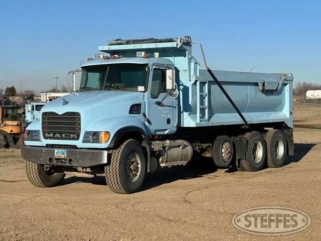 2006 Mack CV713