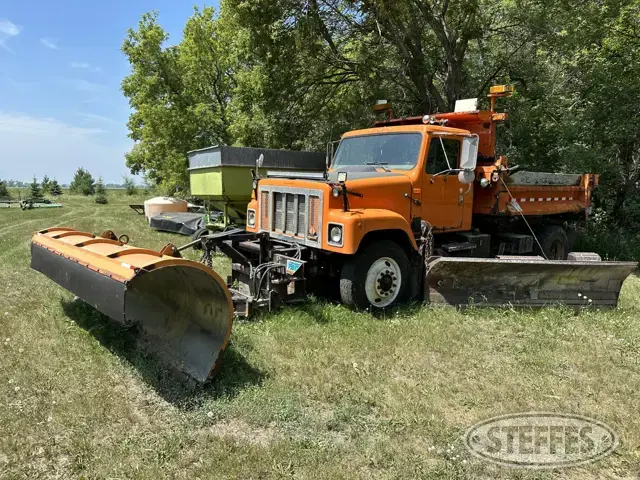 1999 International 2500