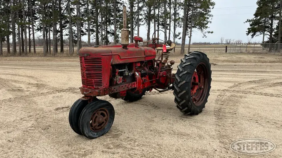 1951 Farmall M Collectible Show Tractors-Stationary Engine