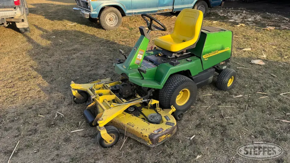 2003 John Deere F725 Lawn Tractor