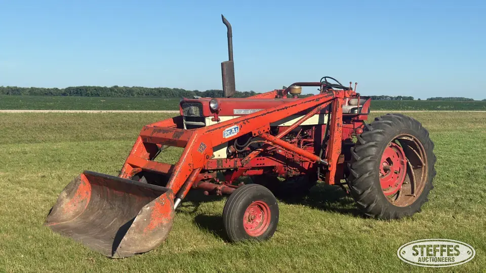 1961 Farmall 560 Collectible Tractor