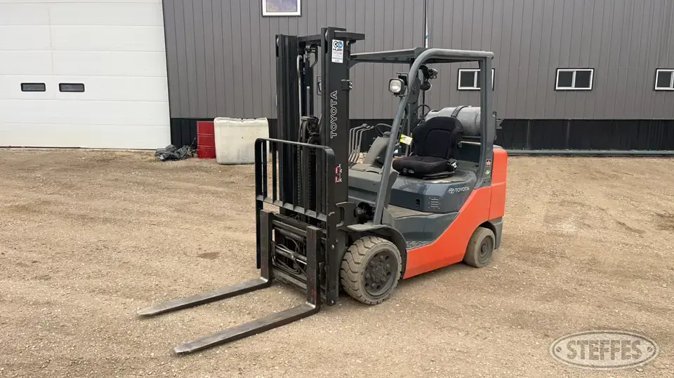 Toyota 8FGCU30 Warehouse Forklift