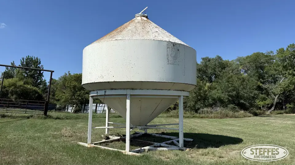 Hopper bin