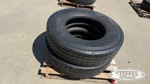 (2) Bridgestone M726 11R22.5 tires