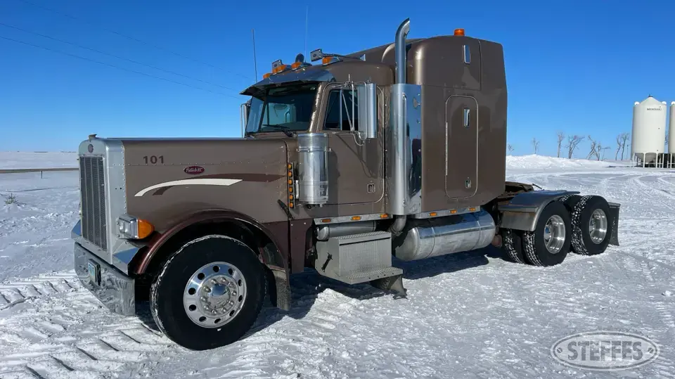 2001 Peterbilt 379EXHD Conventional Truck with Sleeper
