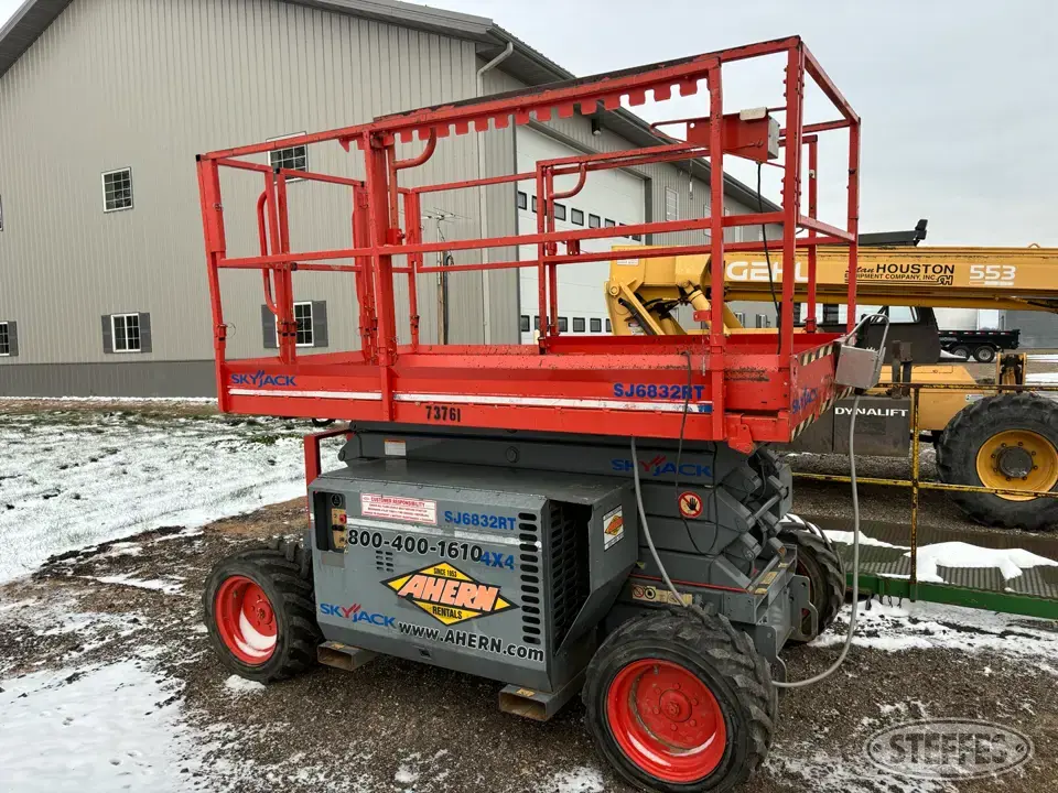 2007 Skyjack SJ6832RT Scissor Lift