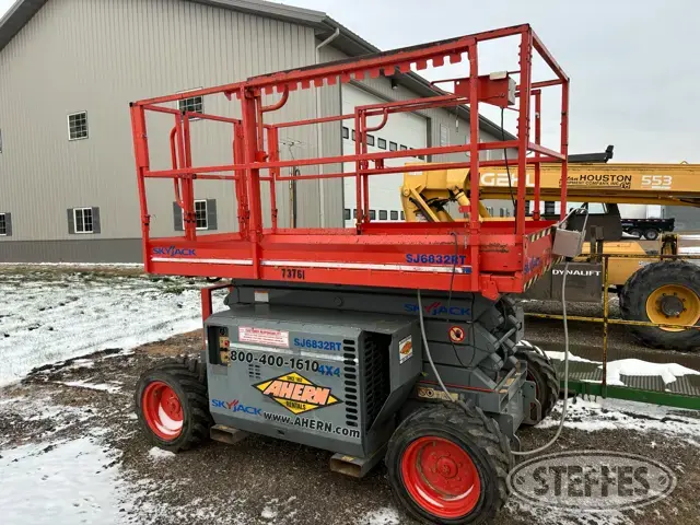 2007 Skyjack SJ6832RT