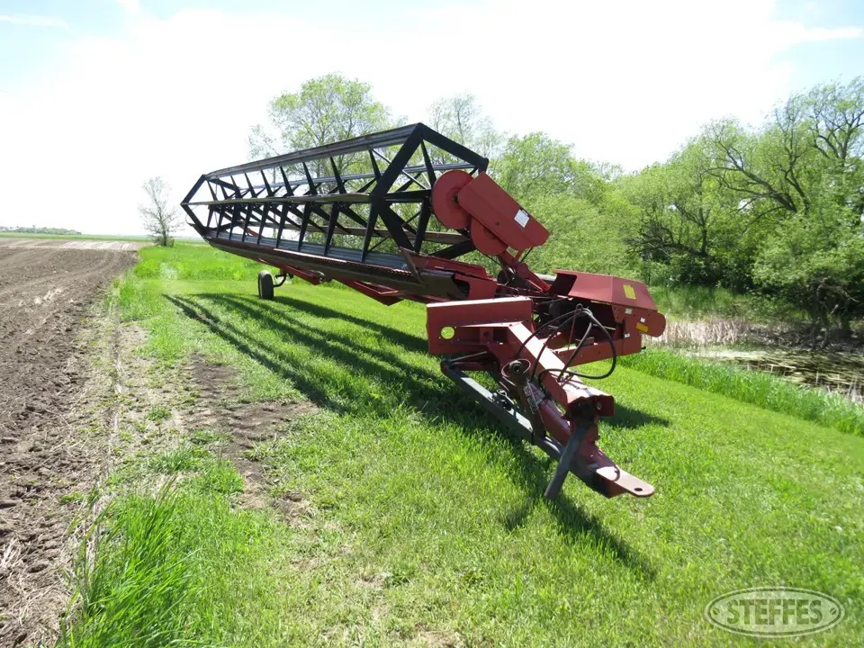 Case IH 730 Pull-Type Swather