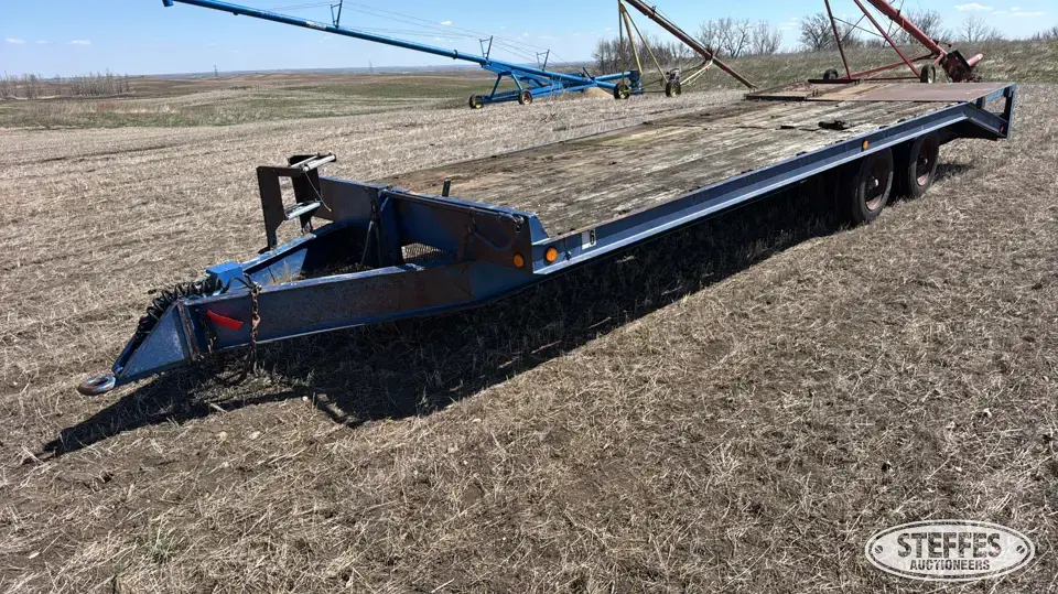 Shop-built tandem axle equipment trailer Flatbed Trailer