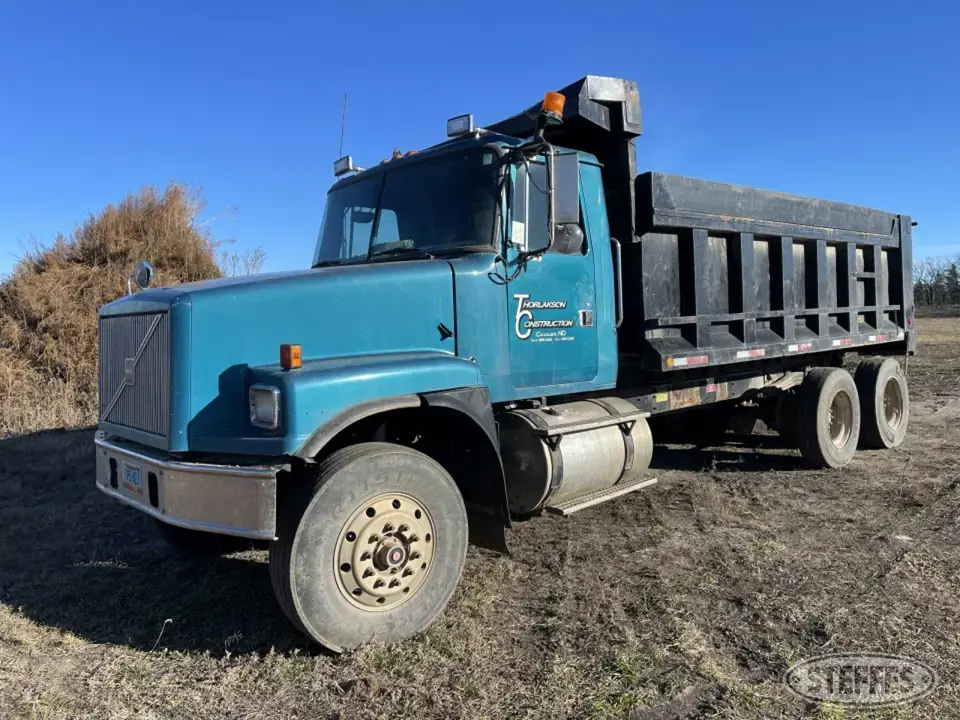 2001 Volvo Dump Truck