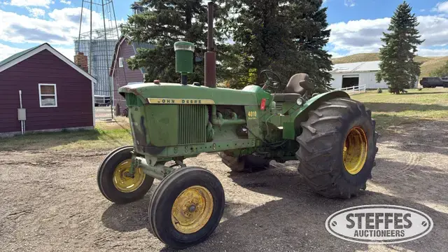 John Deere 4010