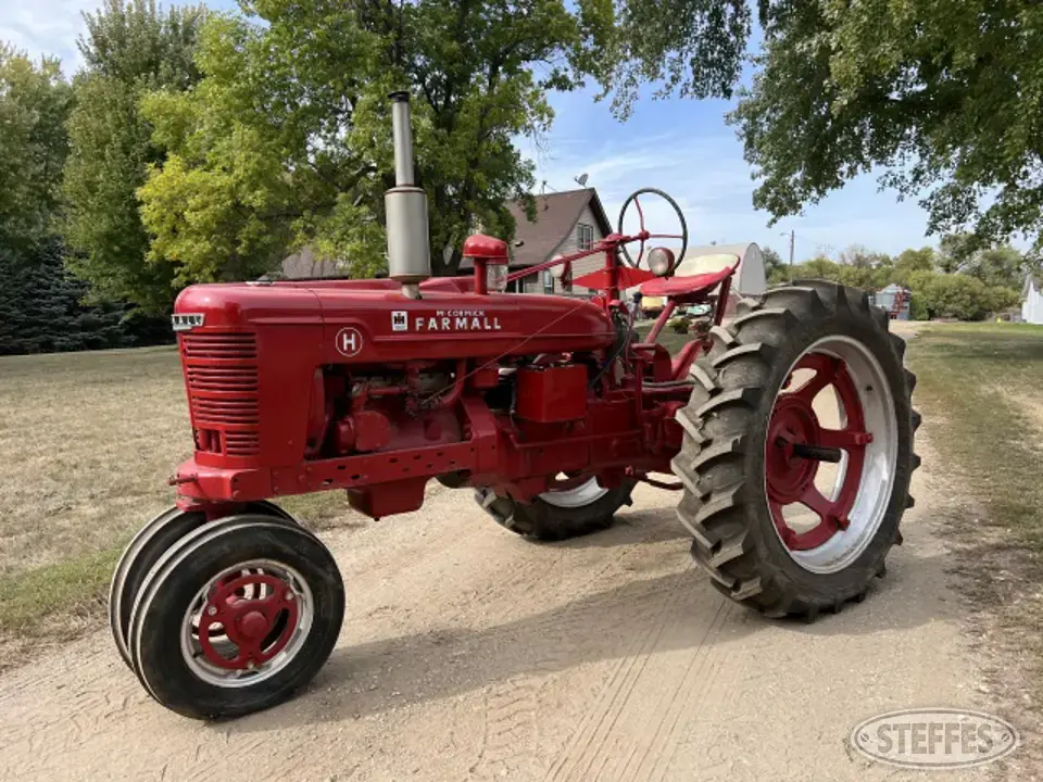 1950 Farmall H 2WD Tractor