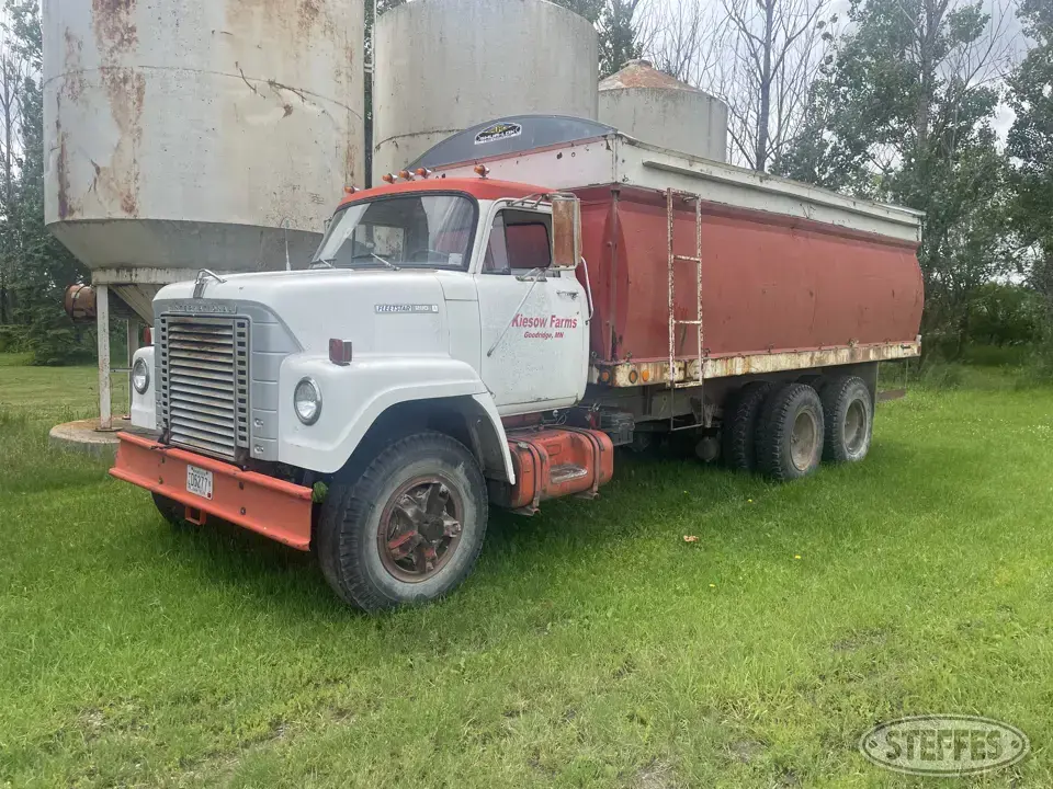 1972 International Fleetstar Tandem Boxed Truck