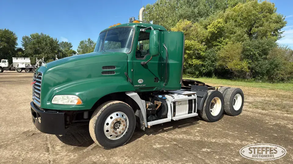 2016 Mack Pinnacle CXU613 Conventional Truck without Sleeper