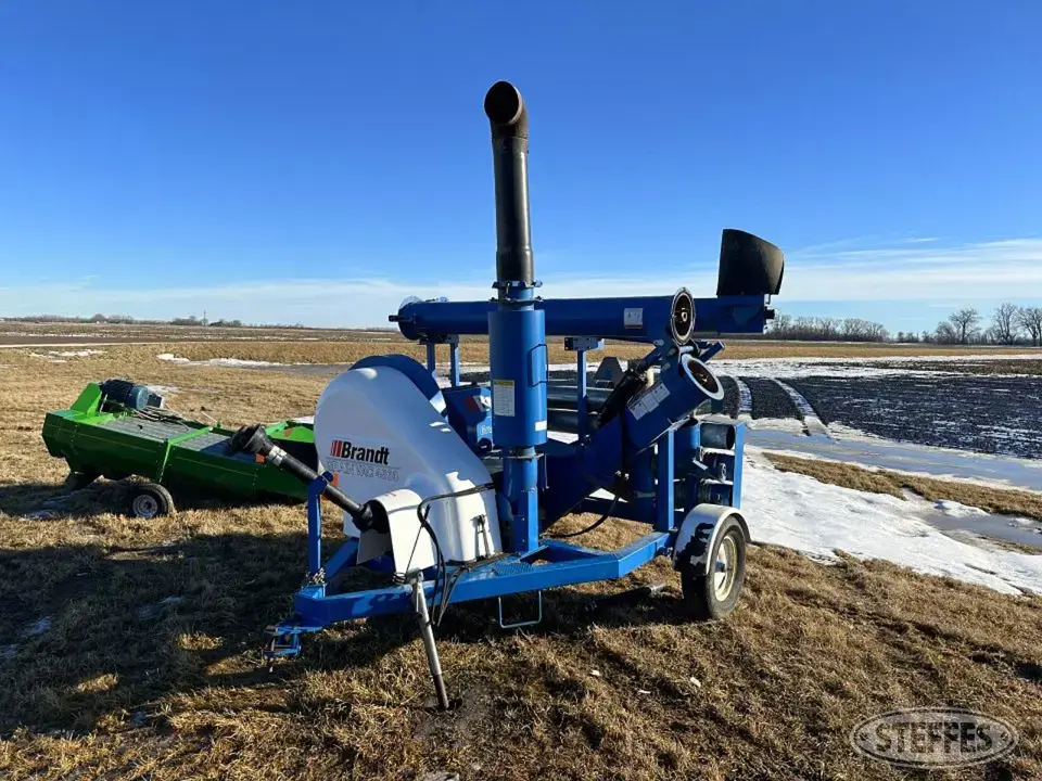 Brandt 4500 Pneumatic Grain Equipment