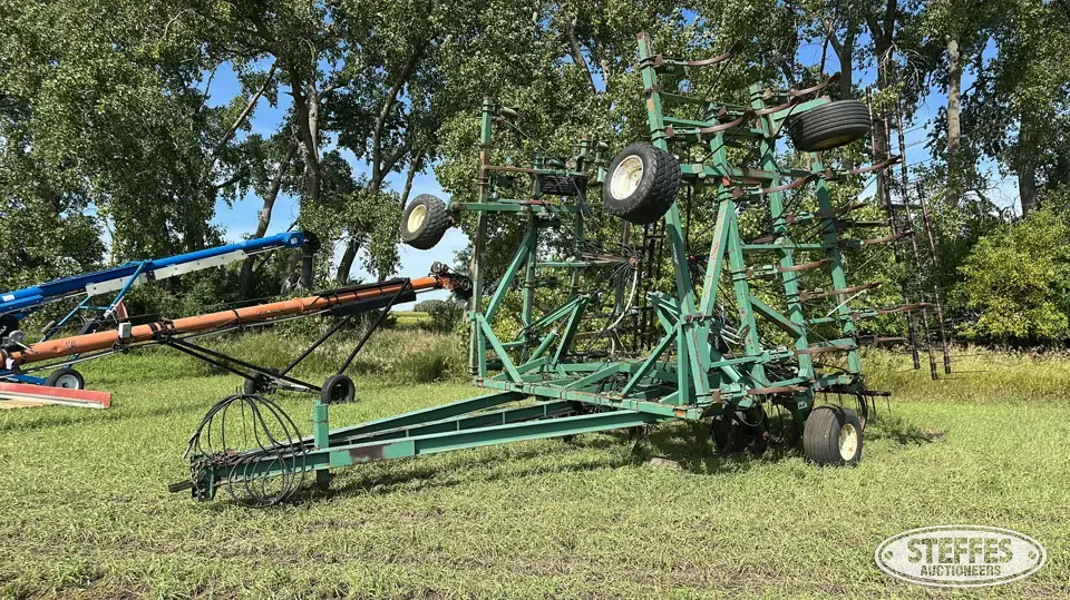 Saturn 4B Chisel Plow