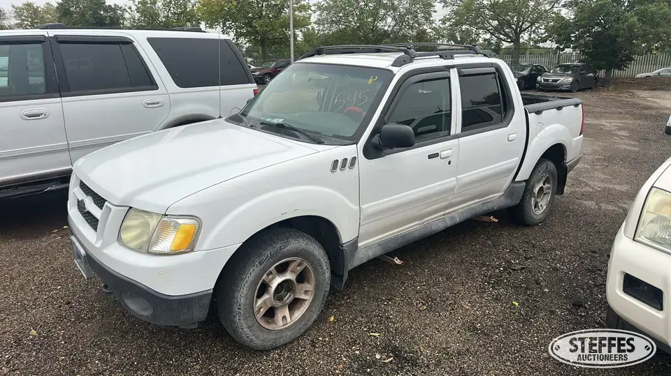 2004 Ford Explorer Sport Trac XLT SUV