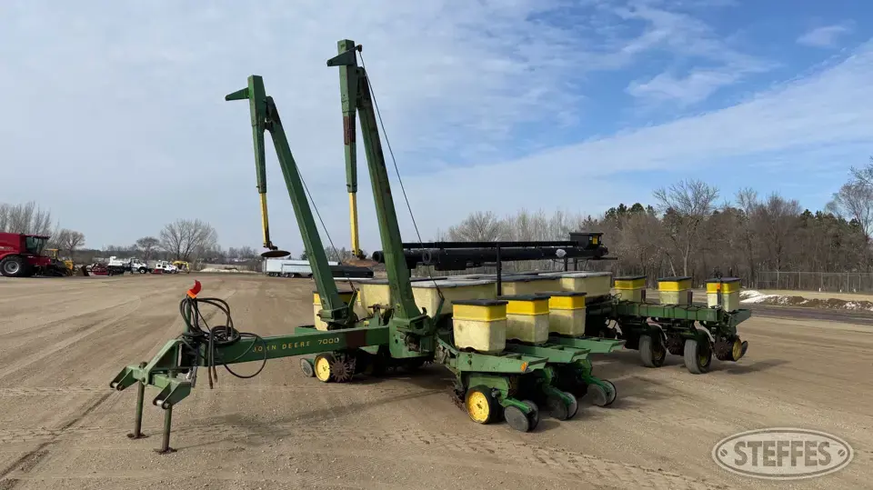 John Deere 7000 12 or More Row Planter