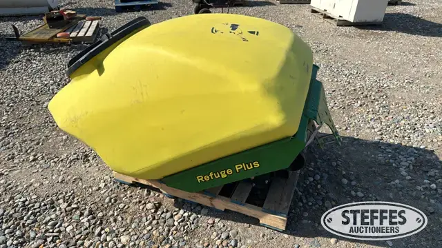 John Deere Refuge Plus poly seed tank