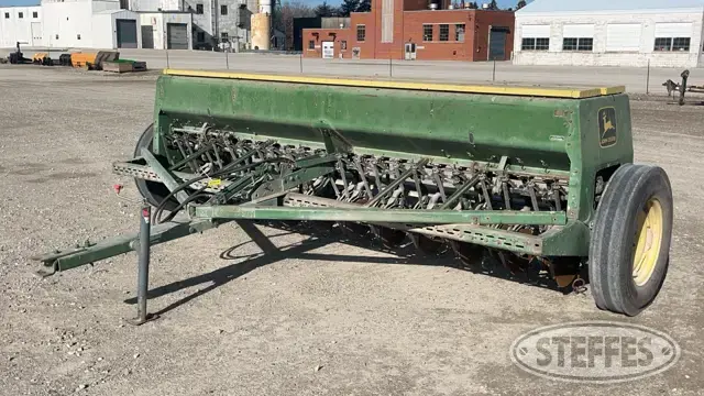John Deere 8300
