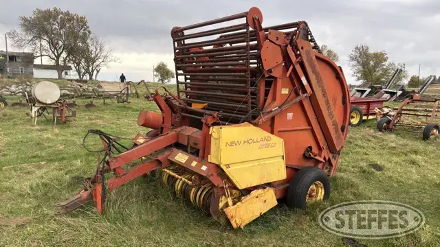 New Holland 850