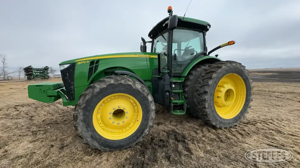 2016 John Deere 8370R MFWD Tractor