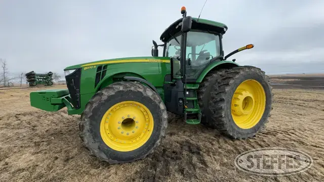 2016 John Deere 8370R