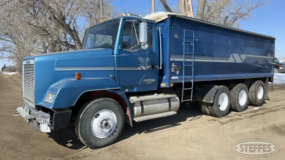 1992 Freightliner Conventional FI Tri-Axle Boxed Truck
