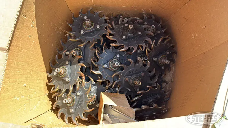 (39) Dawn curved tine closing wheels Ag Equipment Part
