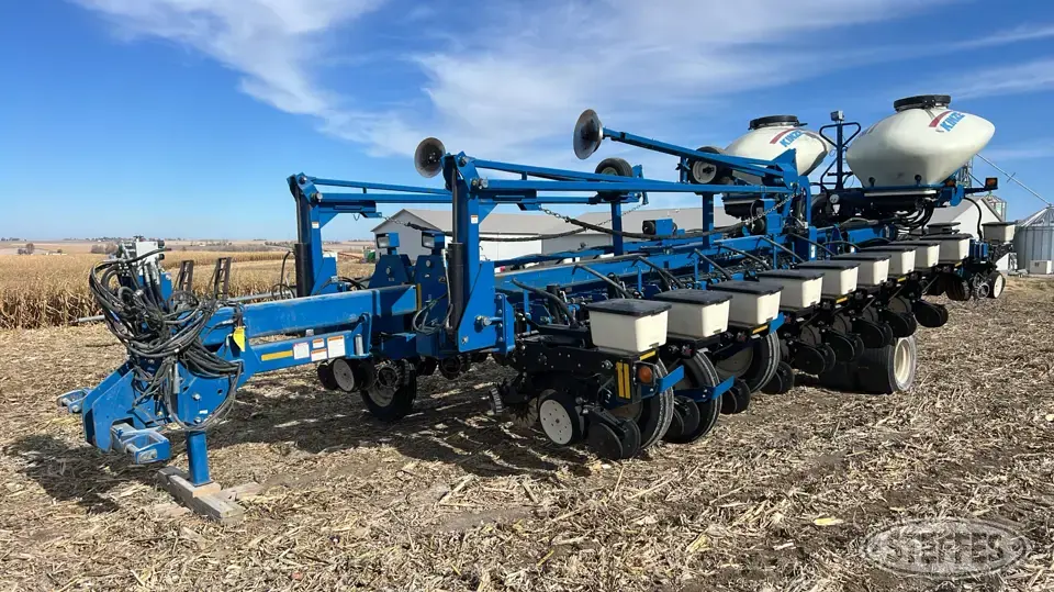 2010 Kinze 3800 12 or More Row Planter