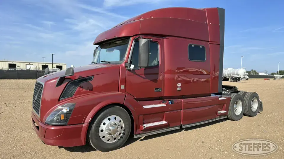 2018 Volvo VNL64R730 Conventional Truck with Sleeper