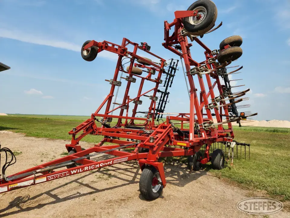 Wil-Rich Quad 4 Chisel Plow