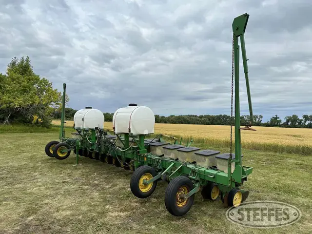 John Deere 7100
