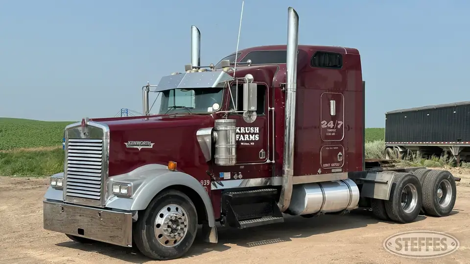 2001 Kenworth W900 Conventional Truck without Sleeper