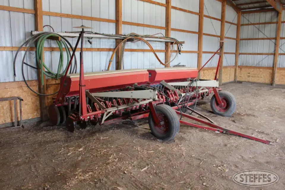 Melroe 201 Press Drill