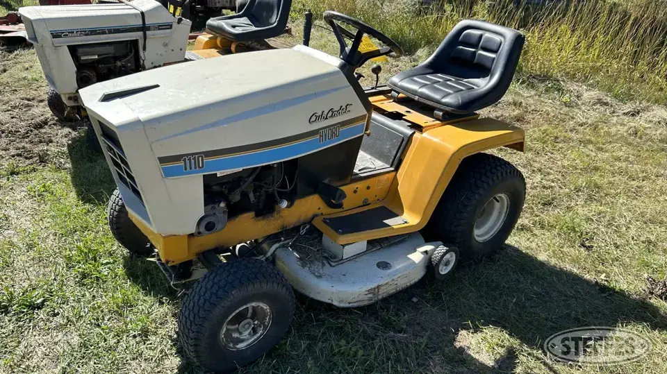 Cub Cadet 1110 Lawn Tractor