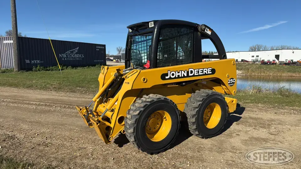 2005 John Deere 250 Series II Wheeled Skid Steer