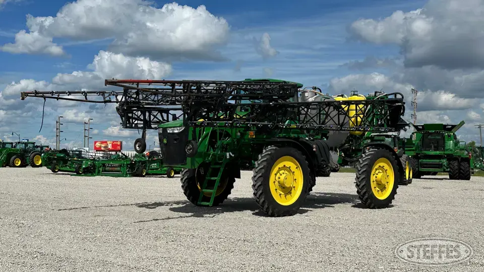 2013 John Deere 4940 Self-Propelled Sprayer