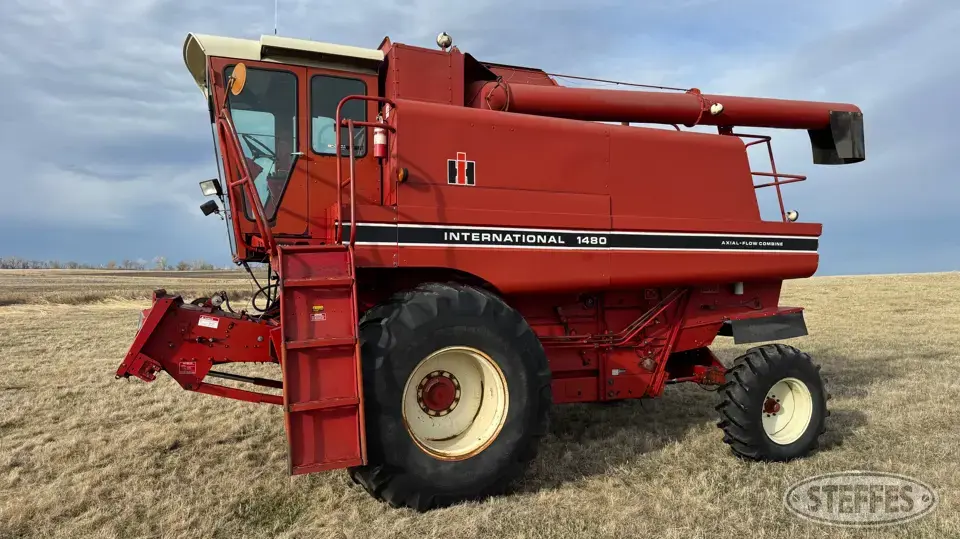 1984 International 1480 Combine
