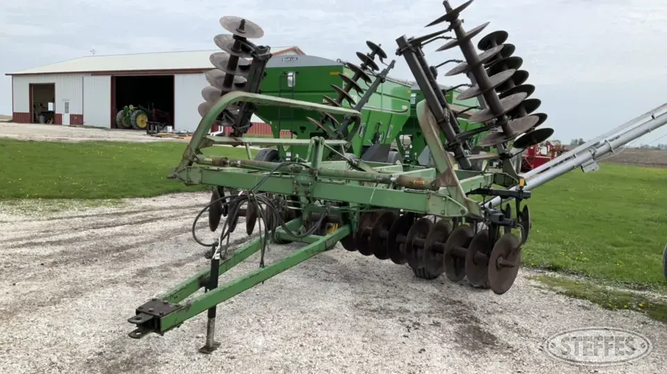John Deere 235 Disc