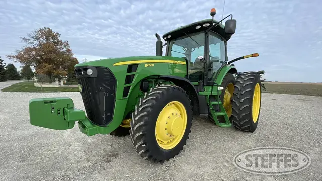 2010 John Deere 8270R