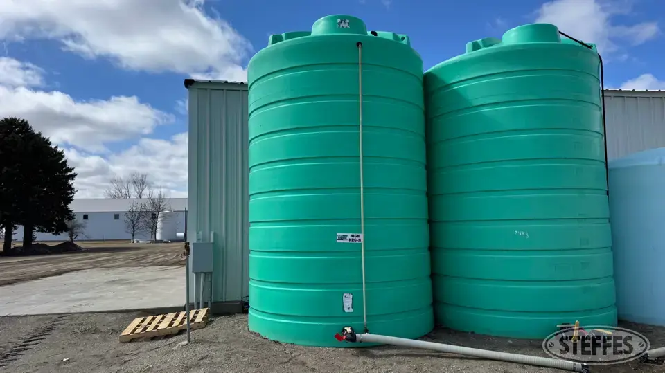 Enduraplas 6,000 gal. poly tank