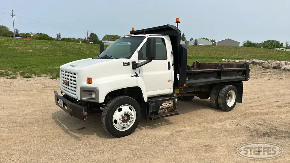 2003 GMC C6500 Single Axle Boxed Truck