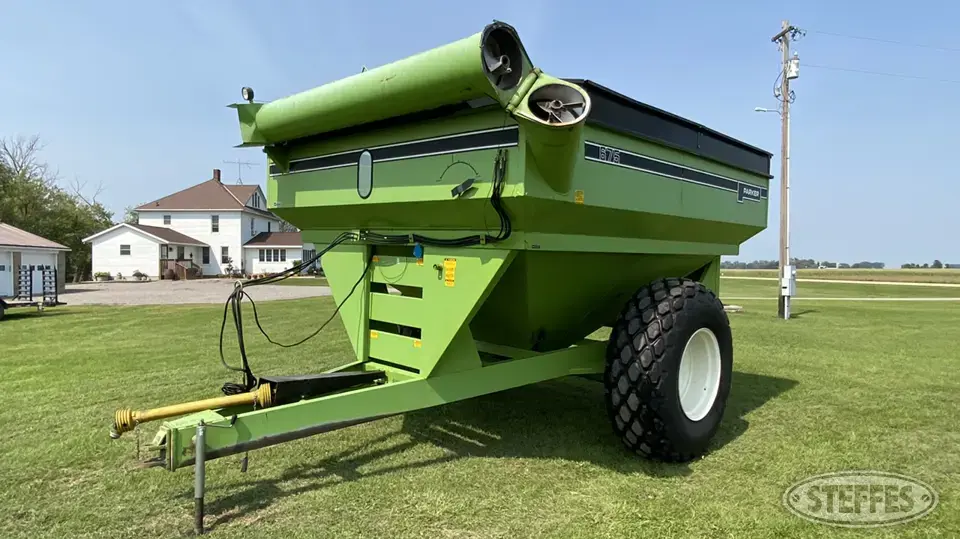Parker 675 Grain Cart