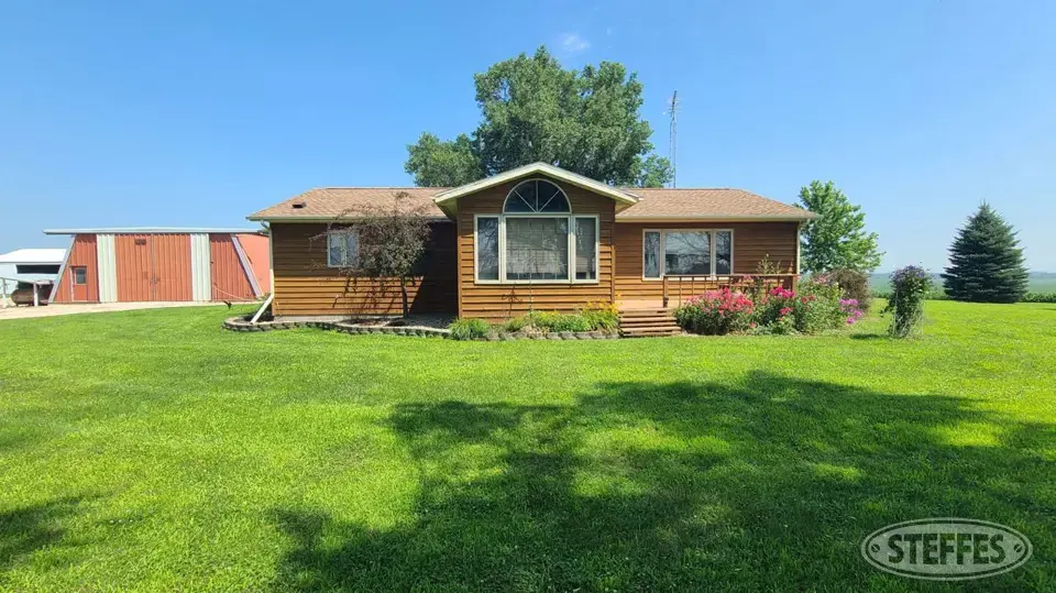 2188 190th St., Hampton, IA 50441 Acreage-Farmstead